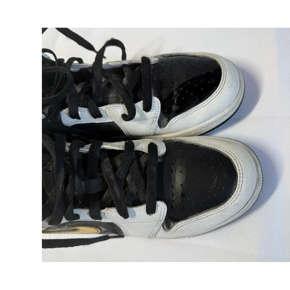 Air Jordan 1 Mid Metallic Gold White Black Sneakers Kids 6.5Y 554725-190